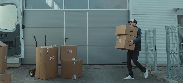 the benefits of hiring movers when relocating in Fair Oaks Ranch include safe transportation of cardboard boxes