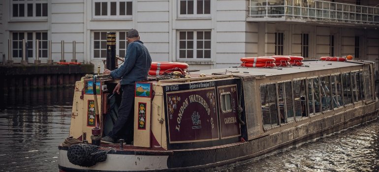a man wanting to spend quality family time in San Antonio after moving